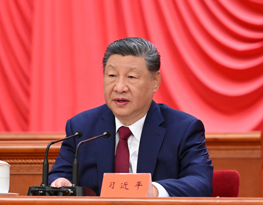 10月22日,纪念中国工农红军长征胜利90周年大会在北京人民大会堂隆重举行。中共中央总书记、国家主席、中央军委主席习近平发表重要讲话。 10月22日,纪念中国工农红军长征胜利90周年大会在北京人民大会堂隆重举行。中共中央总书记、国家主席、中央军委主席习近平发表重要讲话。