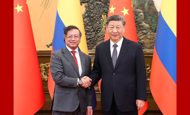 习近平会见哥伦比亚总统佩特罗
