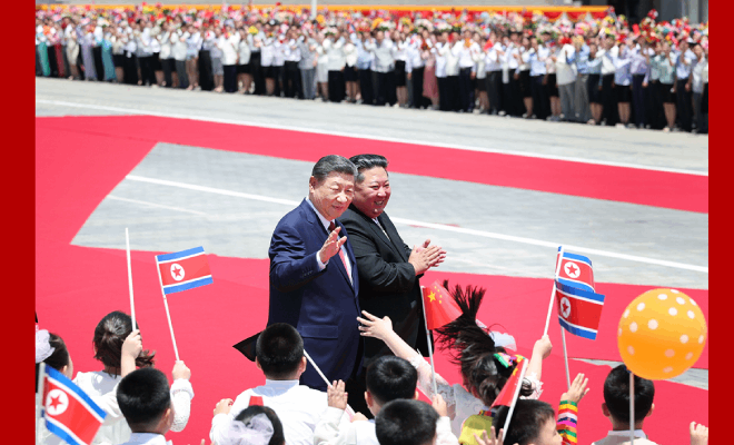 习近平出席金正恩举行的欢迎仪式
