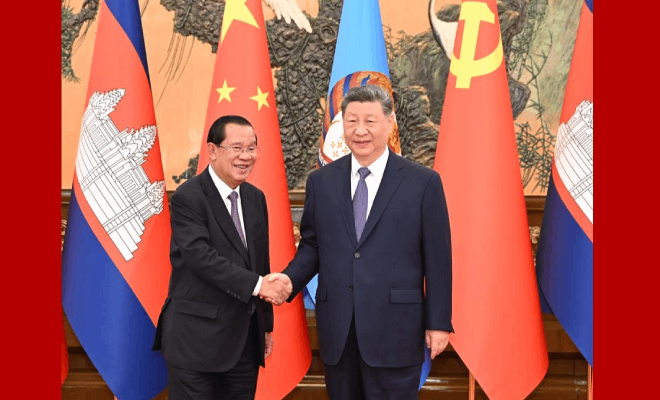 习近平会见柬埔寨人民党主席、参议院主席洪森