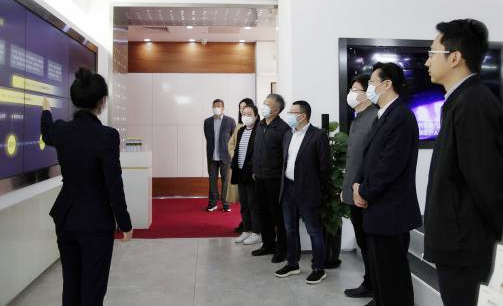 市政府参事室调研组在京调研平台经济发展