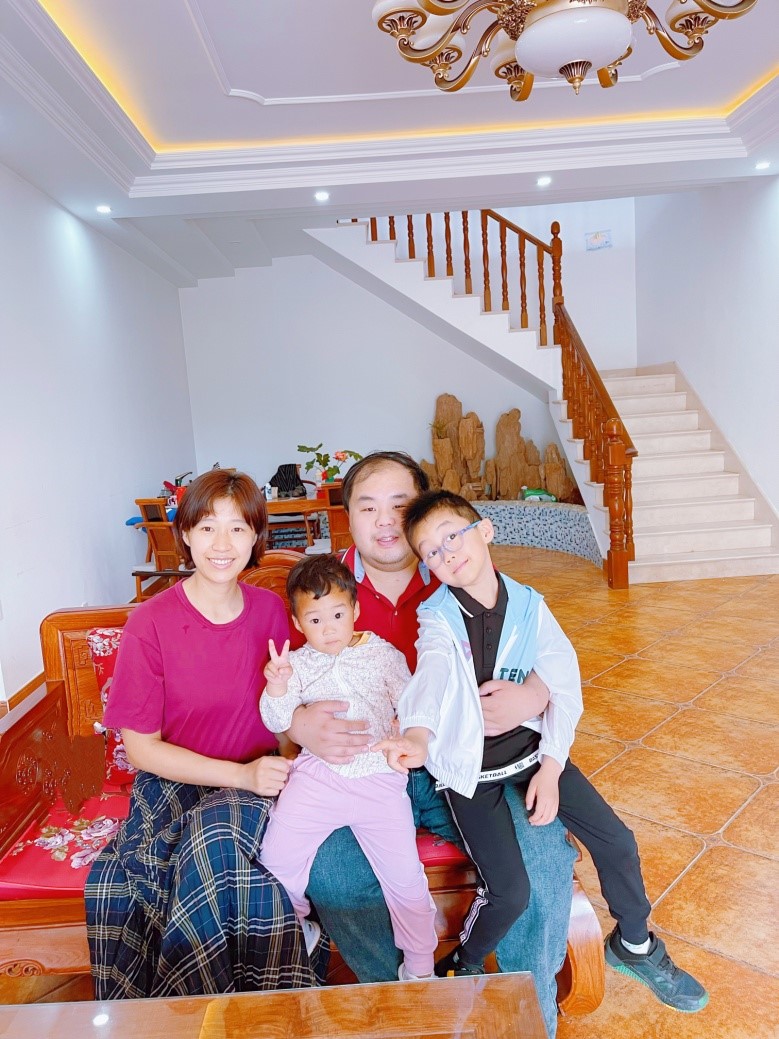 郑晶晶全家福
