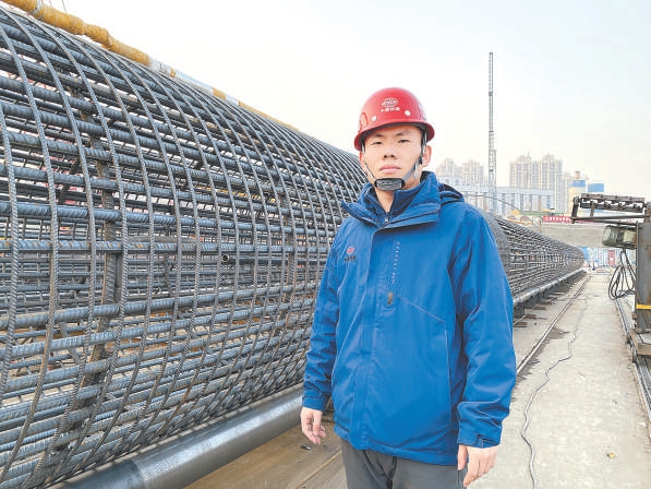 综合交通枢纽建设者刘甲振。