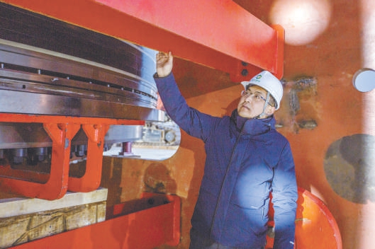 东六环项目建设者何历超。