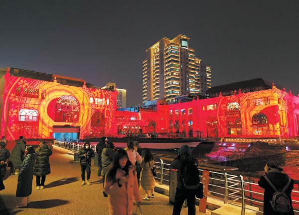 图为2月2日拍摄的亮马河国际风情水岸。