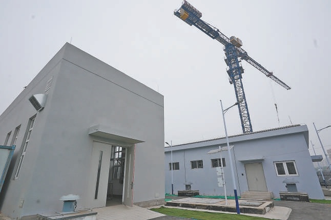 丰台站旁大型雨水泵站迎汛待命，道路防汛抢险队伍进入“战备”状态。