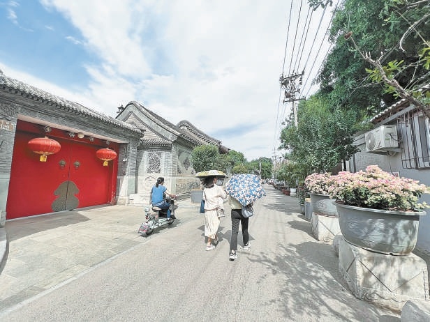 礼士胡同完成整治，街面干净整洁。