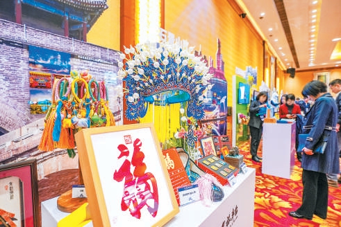 展品琳琅满目。