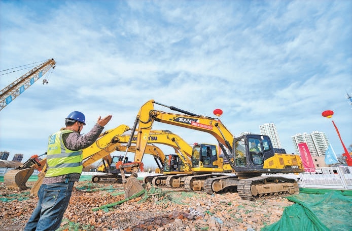 12月10日，轨道交通M101线一期工程01标段全面建设动员大会在通顺路站召开。