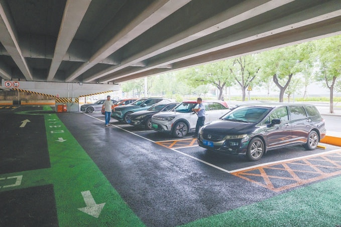 联想桥桥下空间改造完成后功能布局更均衡合理。