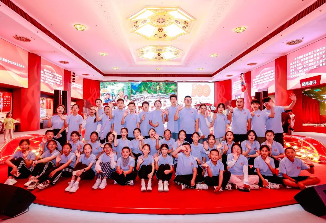 石榴花开京华行”2025年各族青少年“同心筑梦 共话中华”（北京）主题交流活动在京启动
