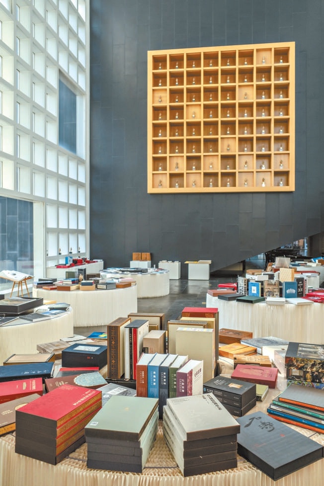 雅昌展示的各类精美图书。