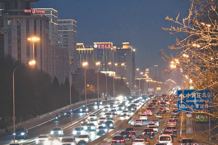 三环路朝阳段夜景照明首次实现全线贯通。