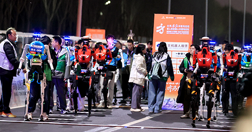 人形机器人备战半马