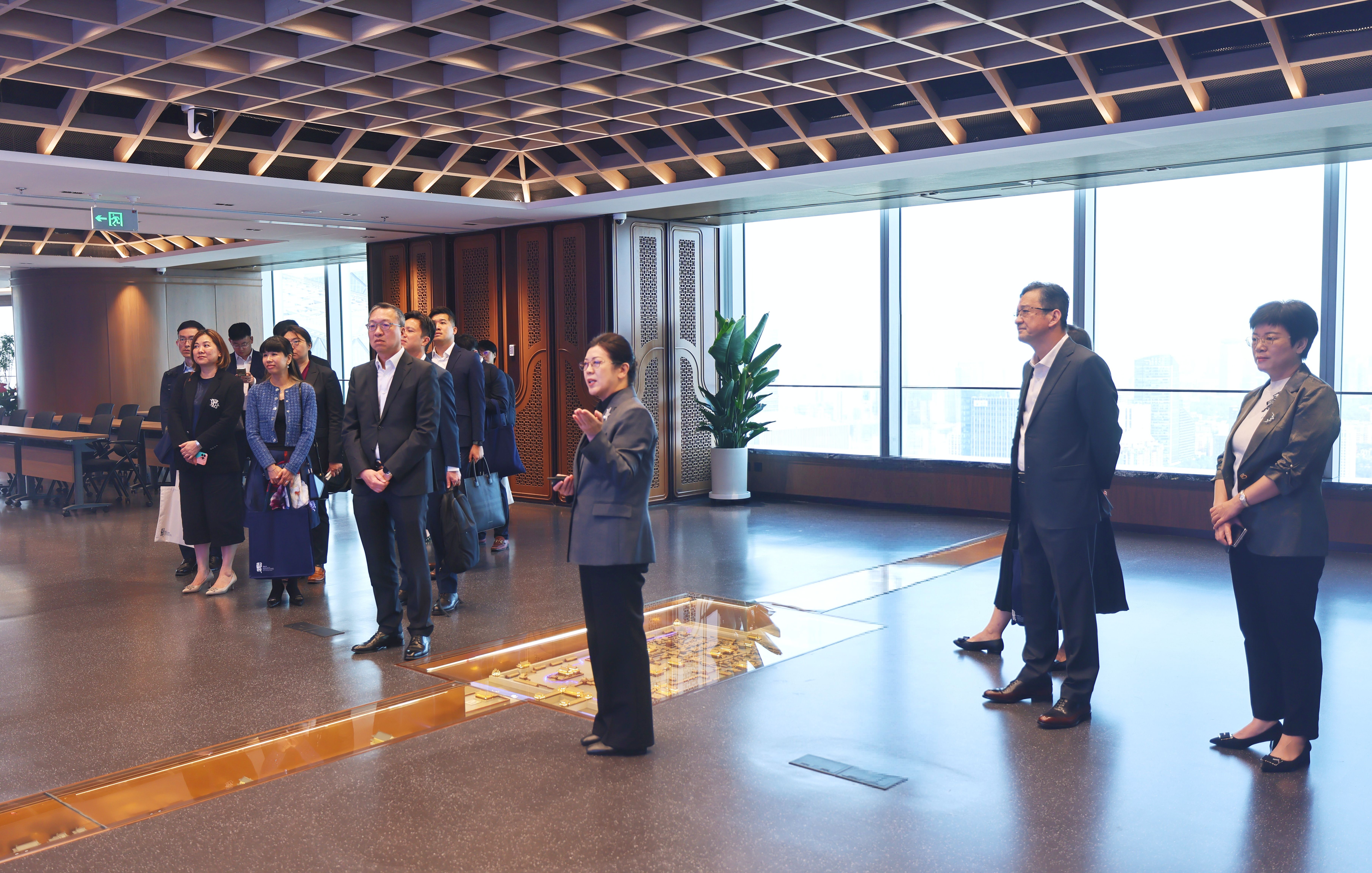 香港律政司司长一行赴北京国际商事仲裁中心实体平台及北京仲裁委员会调研