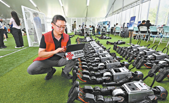 数据底座汇聚赛事信息 “机器人之家”提供全方位服务 “载波独立专网”确保网络流畅 精细科技保障让钢铁“健儿”无忧竞技