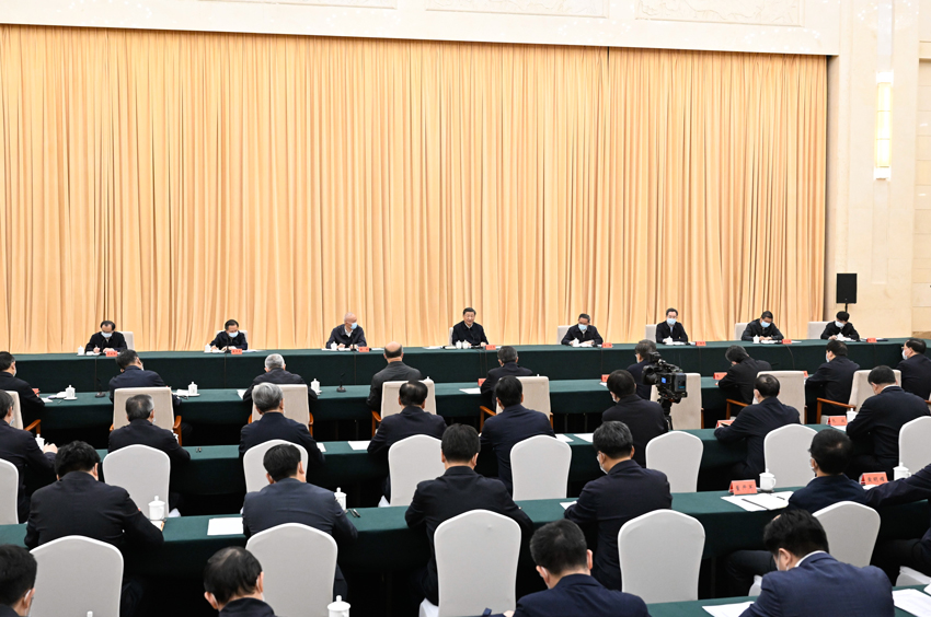 5月11日至12日，中共中央总书记、国家主席、中央军委主席习近平在河北考察，并主持召开深入推进京津冀协同发展座谈会。这是12日下午，习近平在石家庄市主持召开深入推进京津冀协同发展座谈会并发表重要讲话。