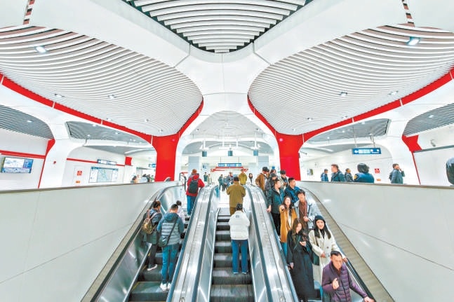 11月8日,北京地铁8号线大红门站正式投用,实现与10号线换乘。 11月8日,北京地铁8号线大红门站正式投用,实现与10号线换乘。