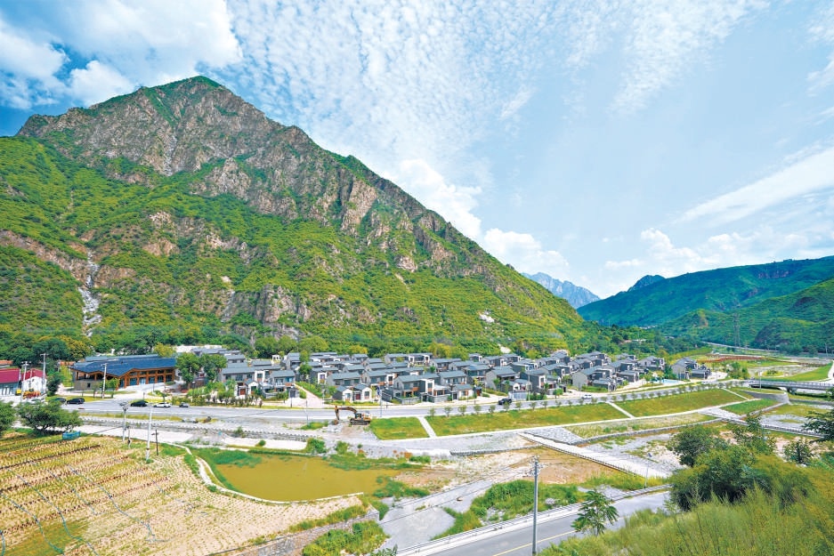 门头沟区斋堂镇沿河口村重建后的新貌。