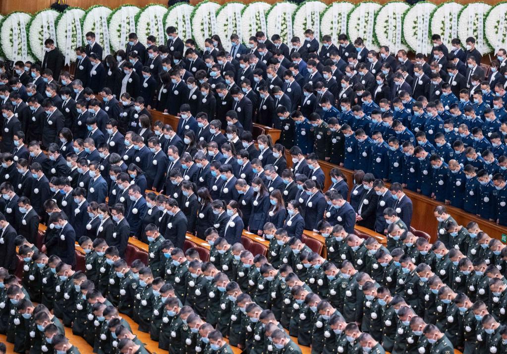 12月6日上午，中共中央、全国人大常委会、国务院、全国政协、中央军委在北京人民大会堂隆重举行江泽民同志追悼大会。