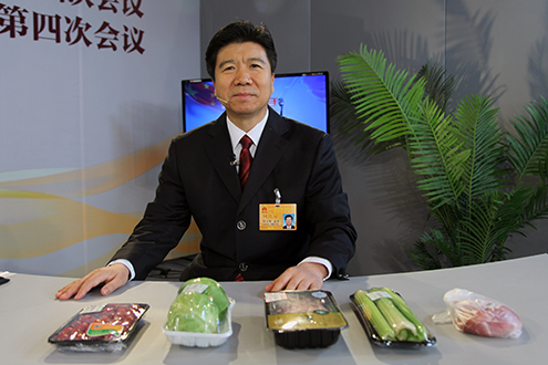 1月27日市商务委主任闫立刚谈“提高生活性服务业品质”