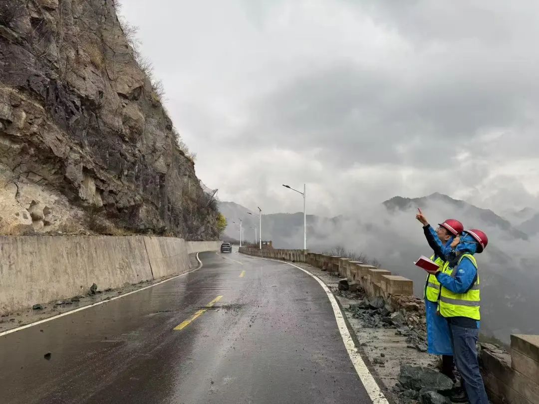 昌平公路沿线灾后巡查