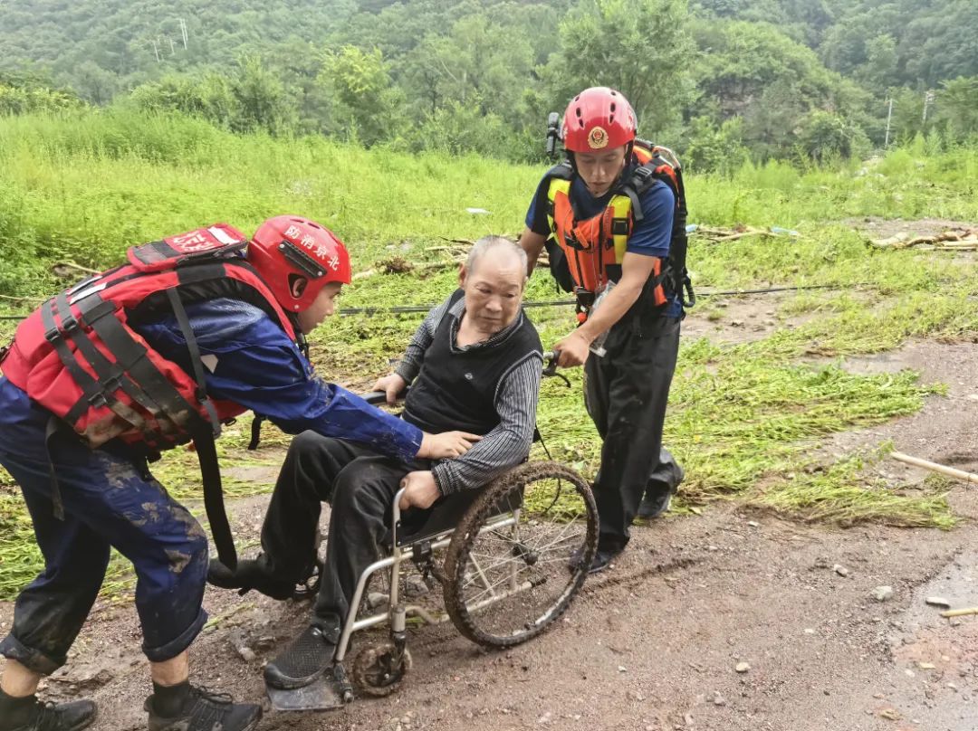 37小时转移105人！一场绝壁上的救援