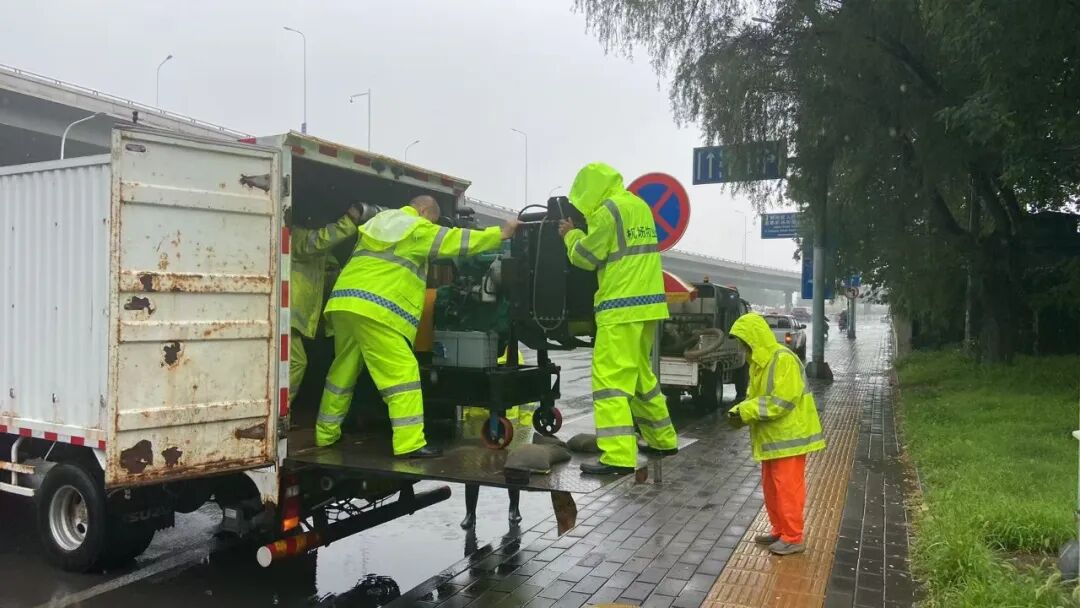 防汛进行时 北京市重点站区全力应对强降雨天气 防汛进行时 北京市重点站区全力应对强降雨天气