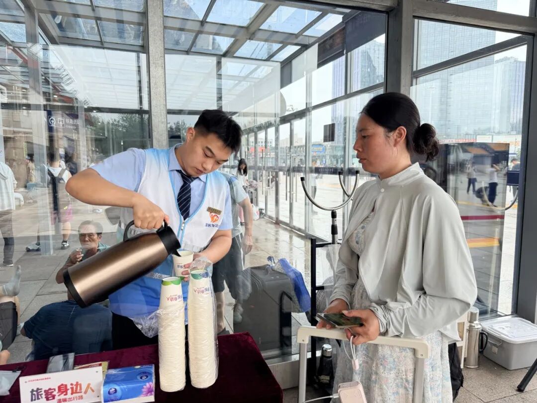 防汛进行时 北京市重点站区全力应对强降雨天气 防汛进行时 北京市重点站区全力应对强降雨天气