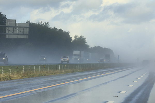 雨天行车 雨天行车