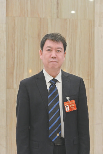 完善医务工作者多维度评价体系