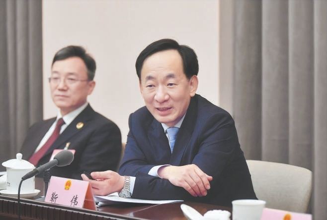靳伟同志参加延庆团分组审议。
