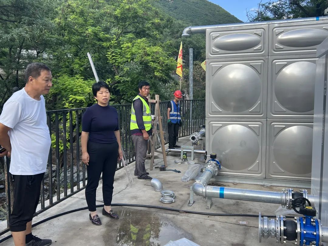 大台街道临时供水管线中的一体化箱式泵站设施