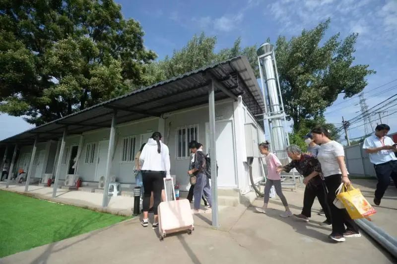 拎包入住 8月12日房山336名受灾村民搬进阎村公寓安置房