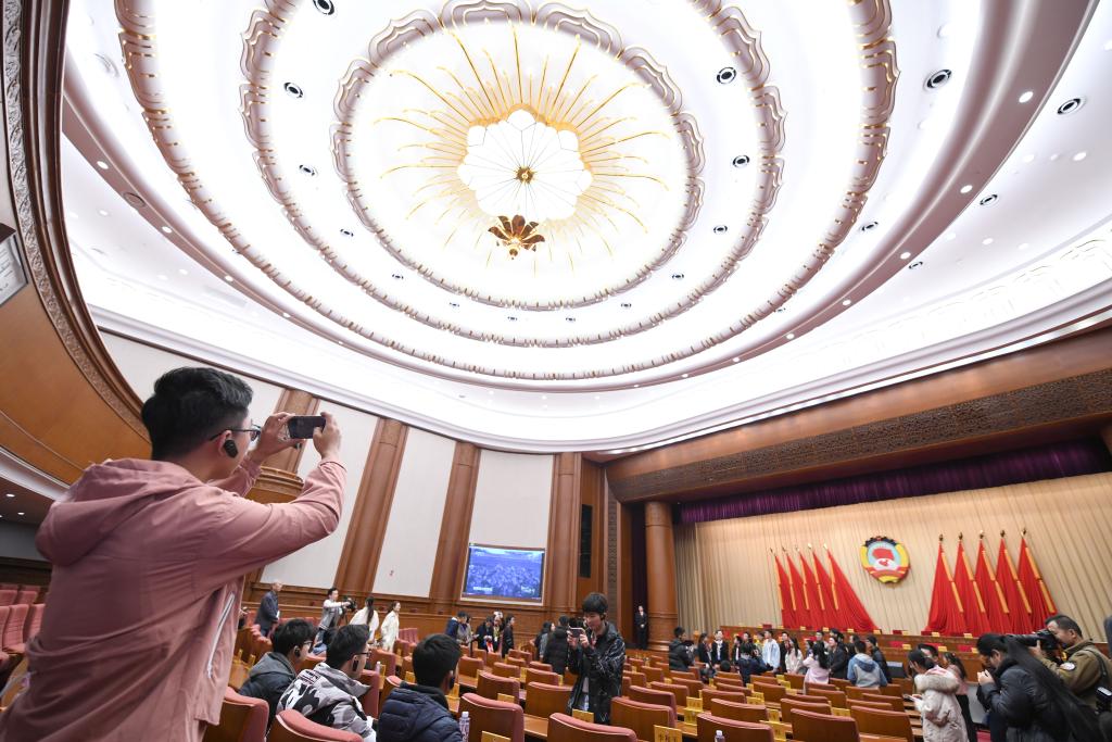 2019年11月16日，全国政协机关举办第一次公众开放日活动，约200名高校师生、街道工作人员、退休干部、居民代表等参加。