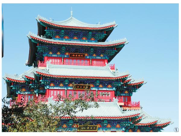 图①：南川老街上复建的南川楼。
