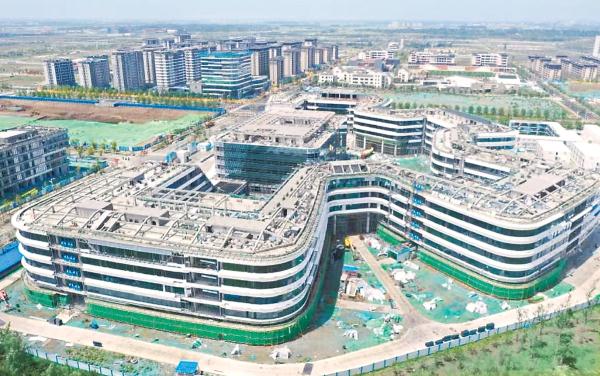位于雄安新区启动区的中国卫星网络集团有限公司雄安新区总部大楼正在加快建设。