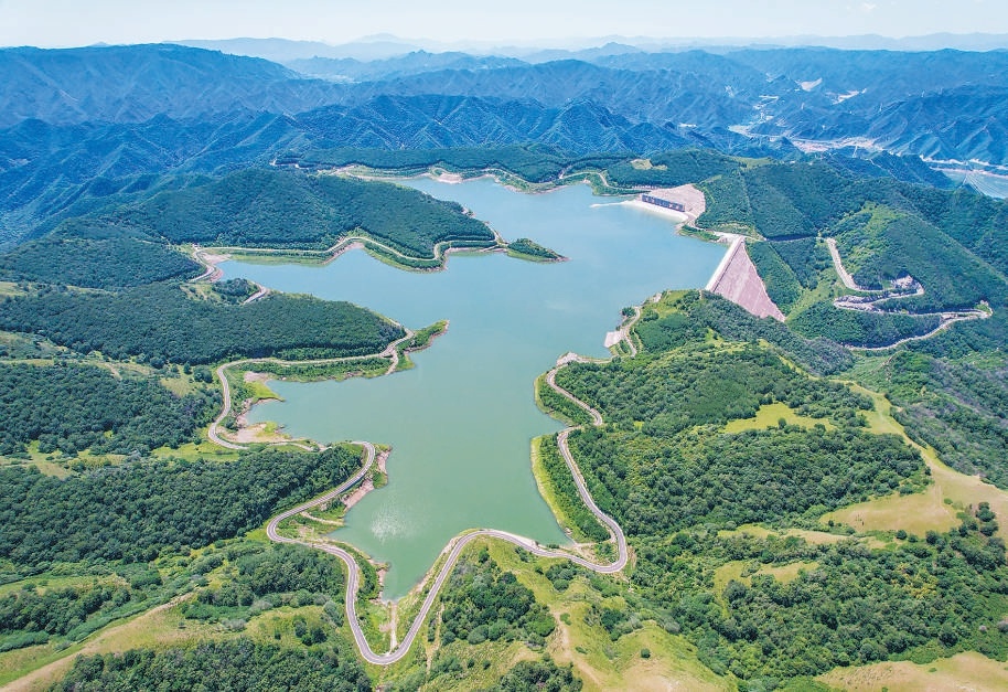 河北丰宁抽水蓄能电站上水库。