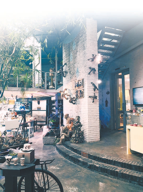 陶艺咖啡馆装修很有艺术感。 陶艺咖啡馆装修很有艺术感。