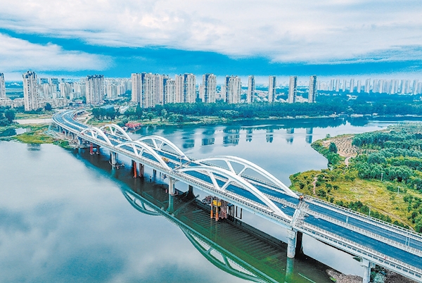 厂通路潮白河大桥即将通车。