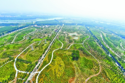 正在建设中的张家湾公园是副中心环城绿色休闲游憩环上最大的公园。