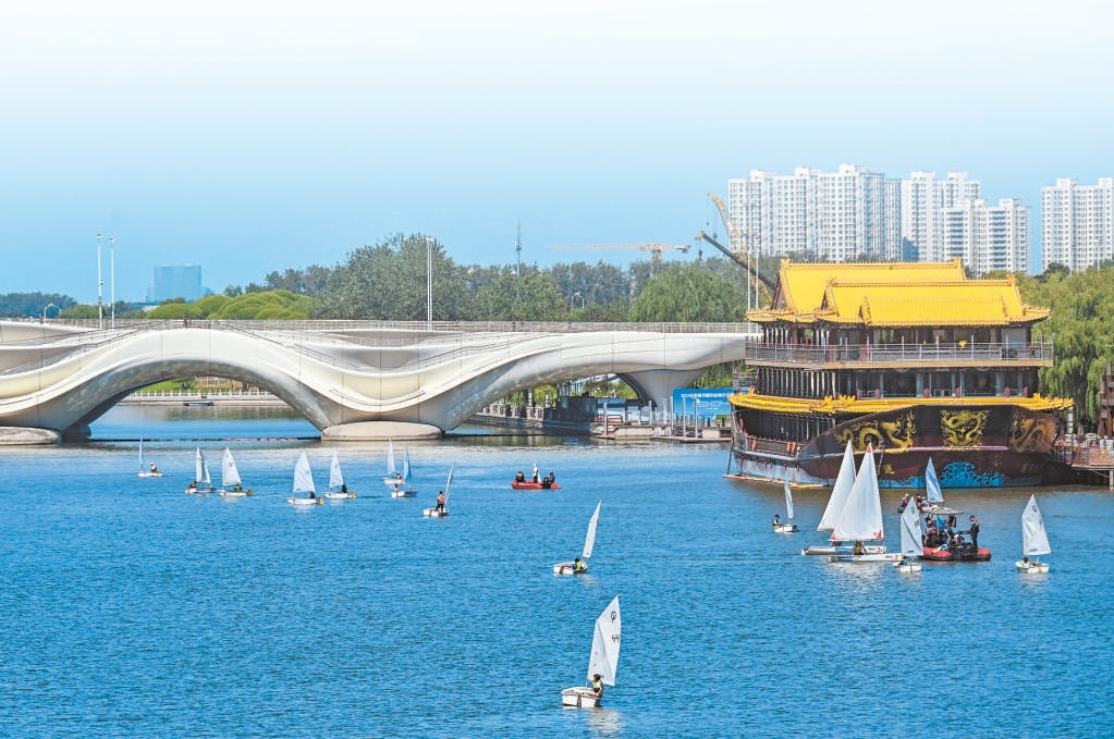 城市副中心青少年扬帆竞速大运河。