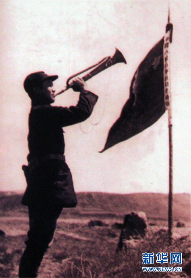 这是美国新闻记者埃德加·斯诺1936年8月在豫旺堡（今宁夏同心县预旺镇）拍摄的名为抗战之声的经典照片（资料照片）。