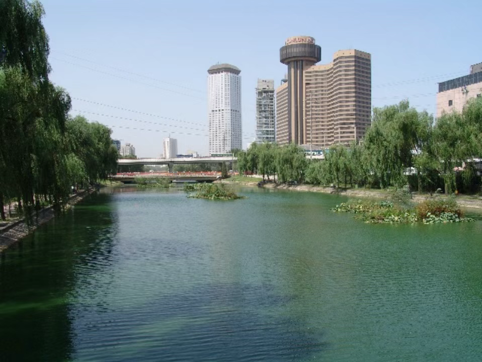 亮马河（昆仑大厦段）治理后