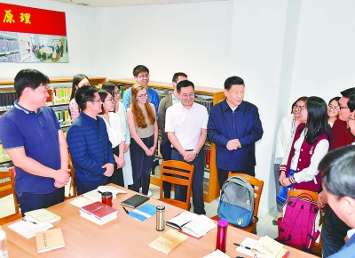 5月2日,中共中央总书记、国家主席、中央军委主席习近平来到北京大学考察。 5月2日,中共中央总书记、国家主席、中央军委主席习近平来到北京大学考察。