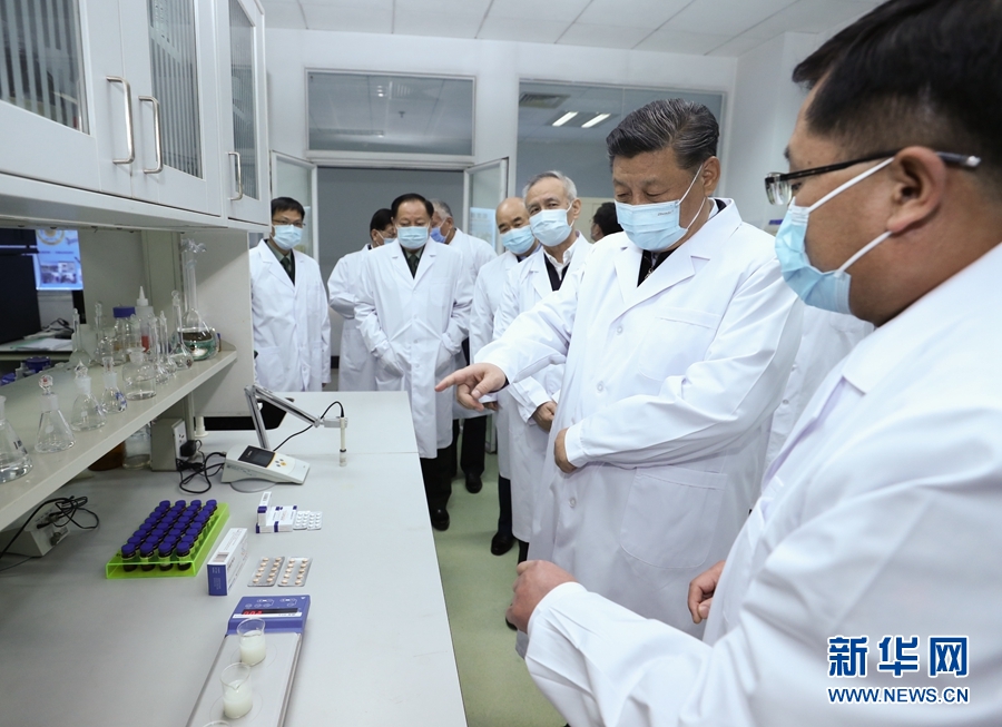 3月2日，中共中央总书记、国家主席、中央军委主席习近平在北京考察新冠肺炎防控科研攻关工作。