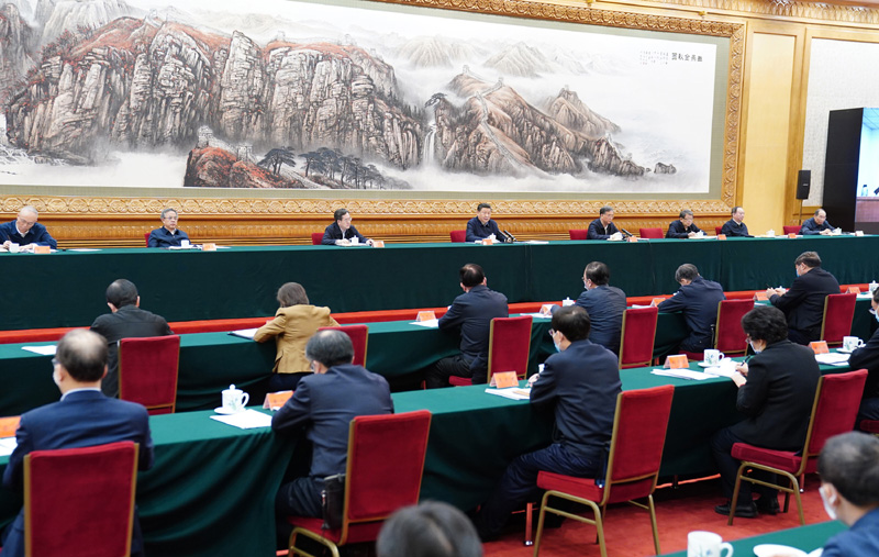 中共中央总书记、国家主席、中央军委主席习近平在北京出席决战决胜脱贫攻坚座谈会并发表重要讲话。