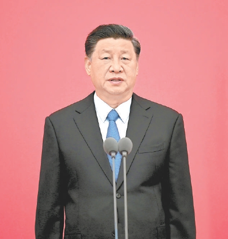 中共中央总书记、国家主席、中央军委主席习近平向中国人民警察队伍授旗并致训词。
