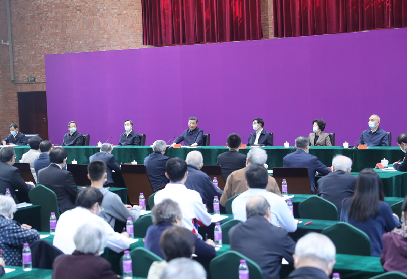 4月19日，在清华大学建校110周年校庆日即将来临之际，中共中央总书记、国家主席、中央军委主席习近平来到清华大学考察。这是习近平出席师生代表座谈会并发表重要讲话。