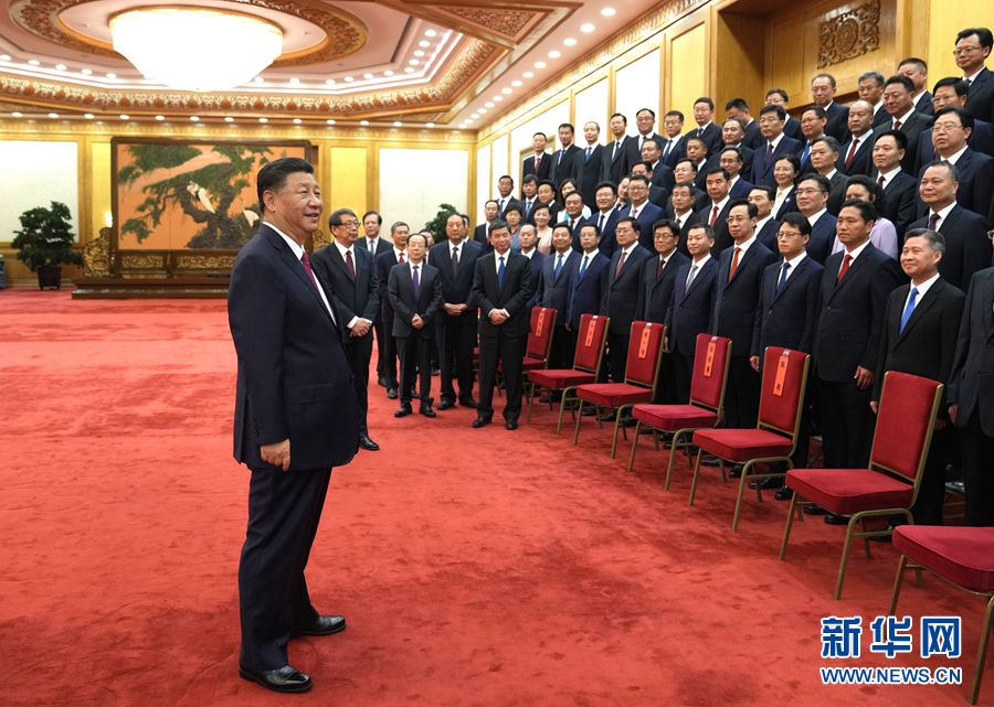 6月29日，中共中央总书记、国家主席、中央军委主席习近平在北京会见全国优秀县委书记。